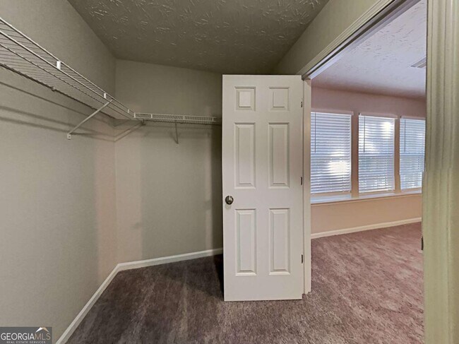 Building Photo - 227 Weatherstone Dr