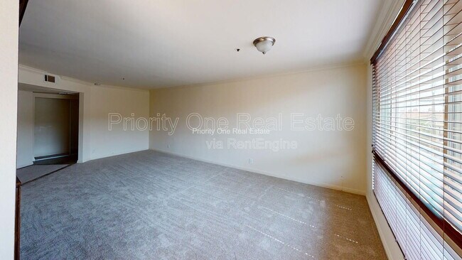 Building Photo - 3939 Illinois St