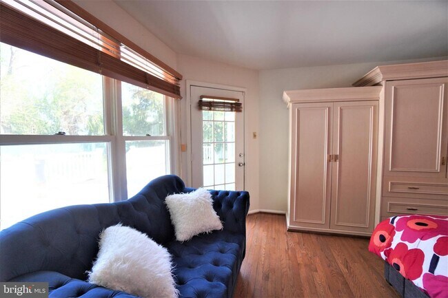 Building Photo - 104 Hidden Creek Dr