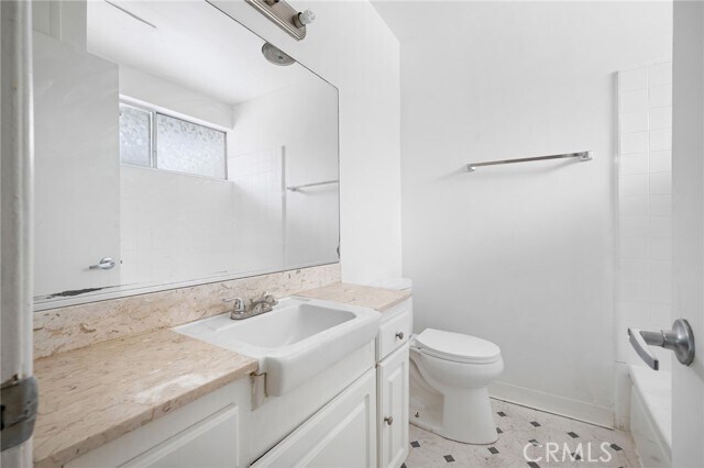 Building Photo - 17931 Devonshire St