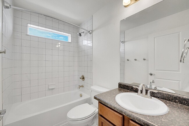 Building Photo - $2,795.00 - 3 Bedrooms, 2.5 Bathrooms, Sin...
