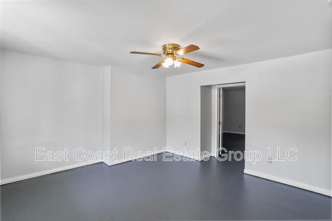 Building Photo - 730 1/2 W Washington St