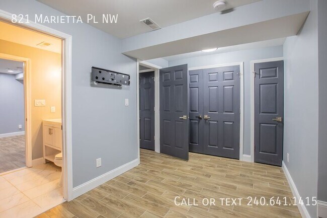 Building Photo - 821 Marietta Pl NW