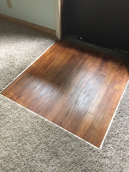 Entry to porch off main bedroom - 1041 S 96th St