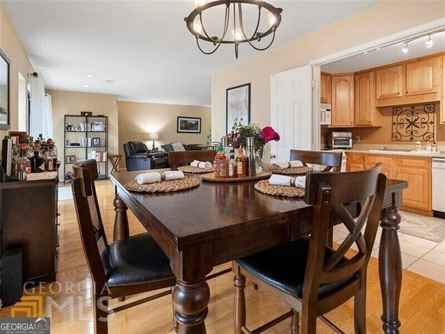 Building Photo - 4313 Pine Heights Dr NE