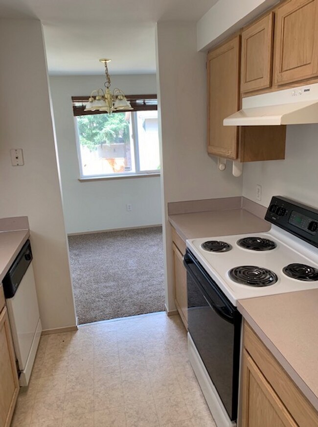 Building Photo - 321-R Street SE