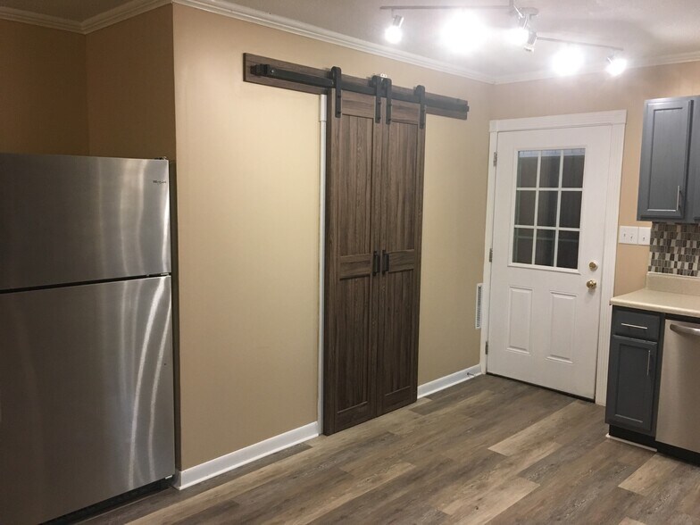 Building Photo - 510 Short St