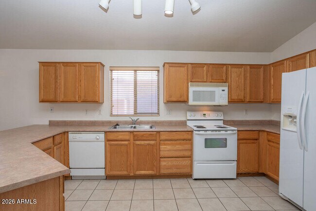 Building Photo - 6762 W Del Mar Ln