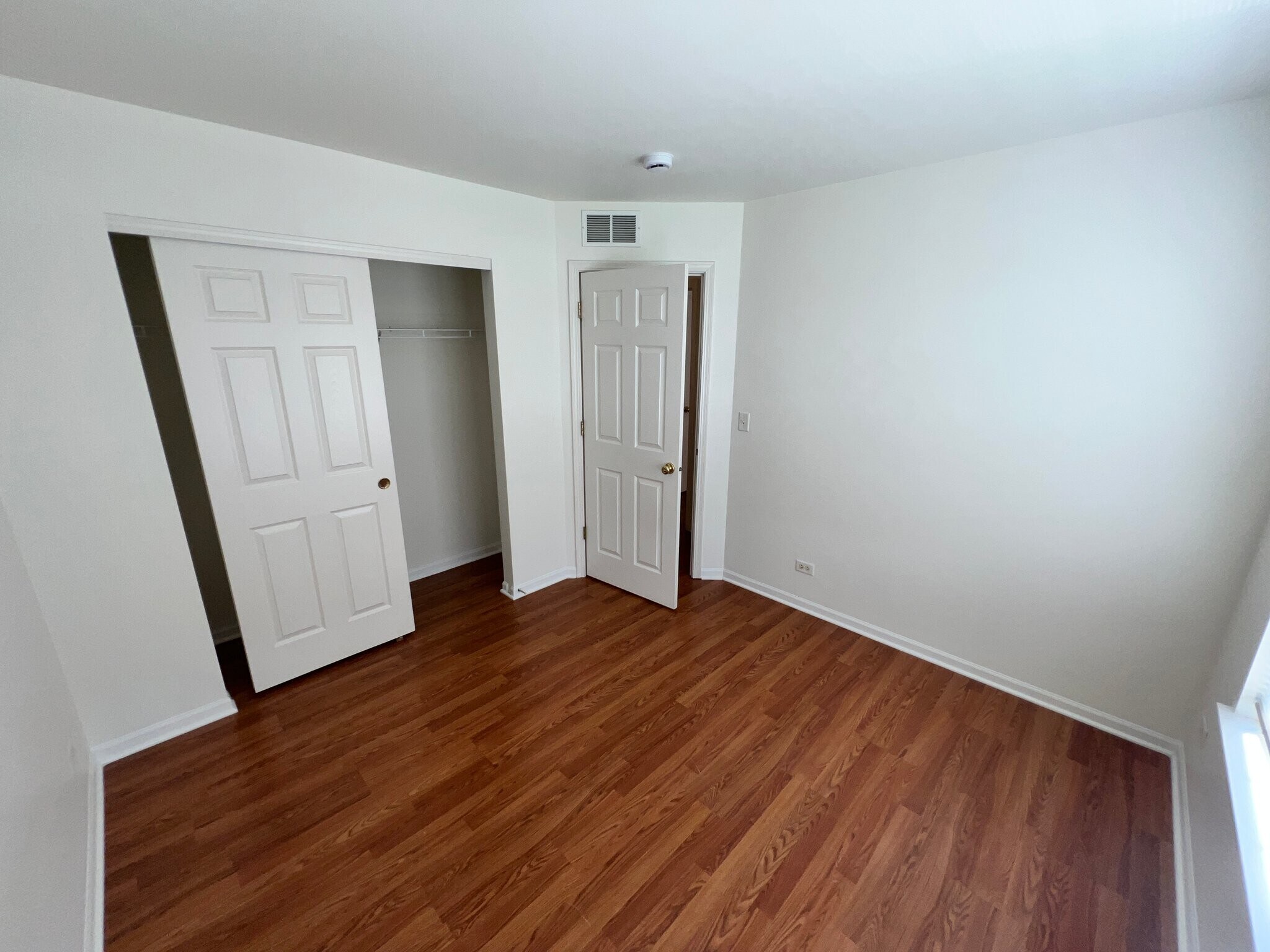 Building Photo - 806 Lewisburg Ln