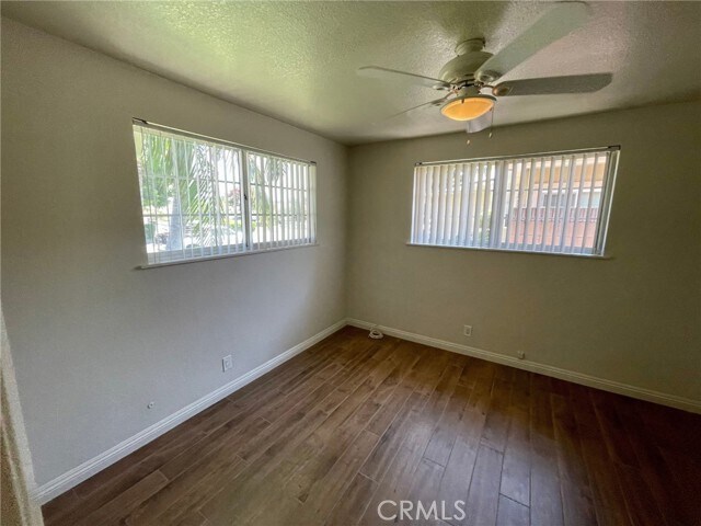 Building Photo - 861 Helmsdale Ave