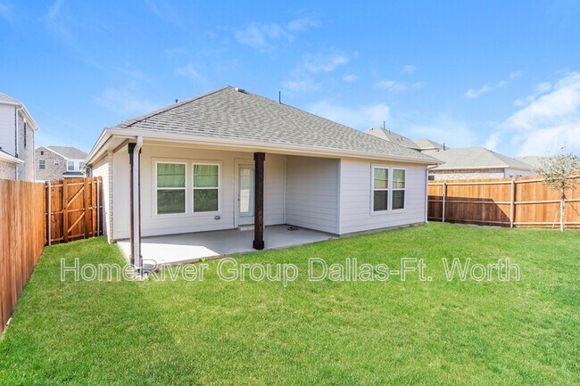 Building Photo - 353 Fire Rock Dr