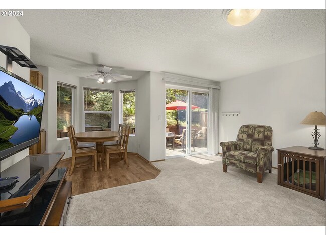 Building Photo - Stunning 4 Bedroom Home in Bethany!