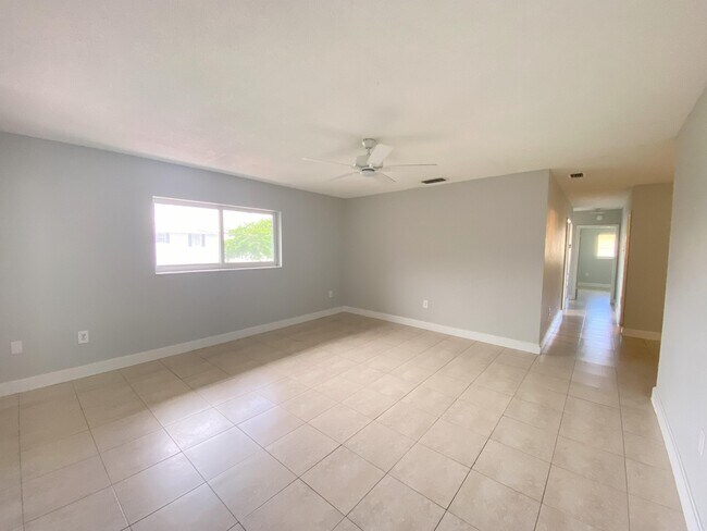 Building Photo - 255 SW 7th St