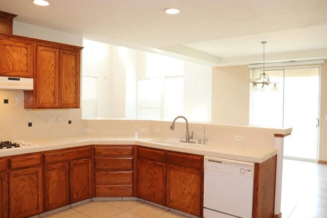 Building Photo - 2346 E Early Ave