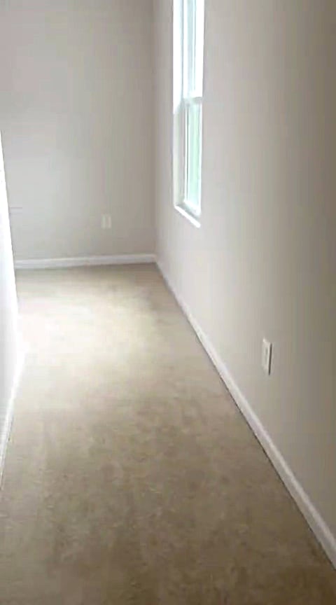 Building Photo - 173 Thicket Dr