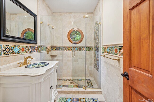 Building Photo - 13 Seatuck Ln