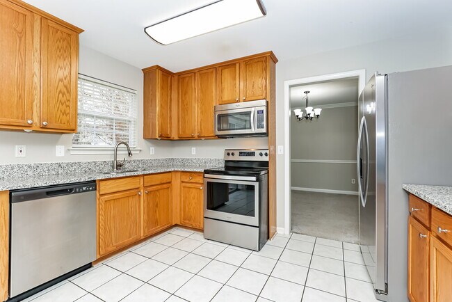 Building Photo - 2907 Churchill Ln