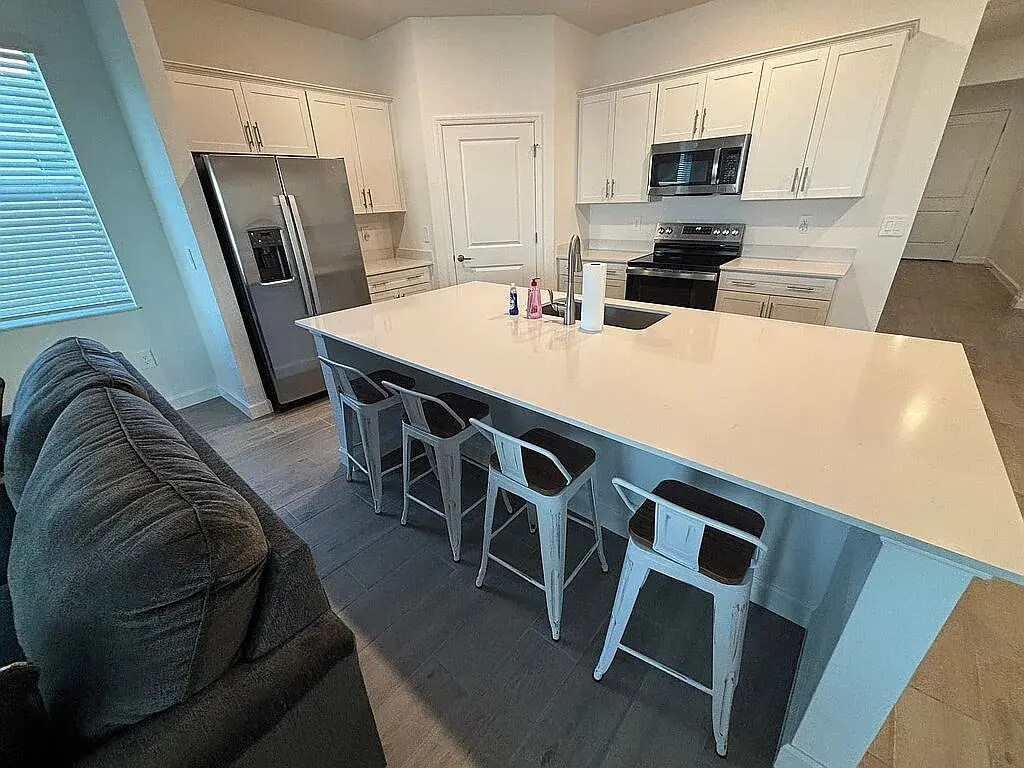 Building Photo - 8256 Shore Lake Dr