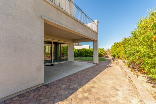 Building Photo - Gorgeous modern home in Henderson’s exclus...