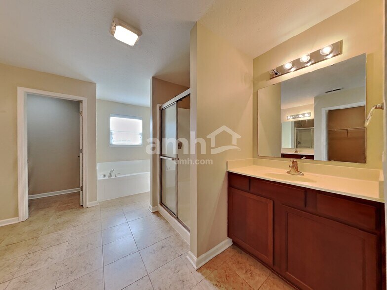 Building Photo - 760 Harvest Ridge Dr