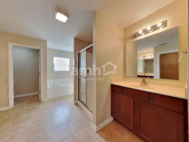Building Photo - 760 Harvest Ridge Dr