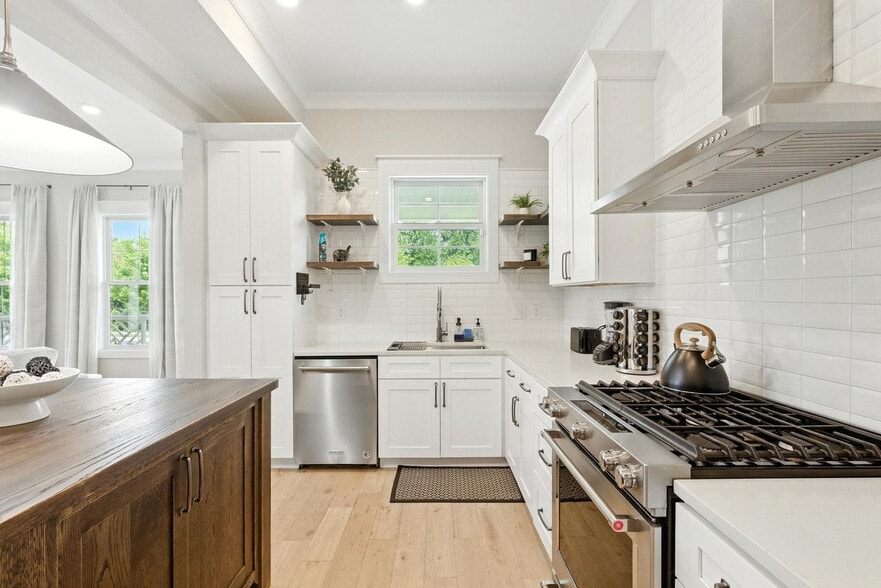 Building Photo - 143 Steepleview Dr