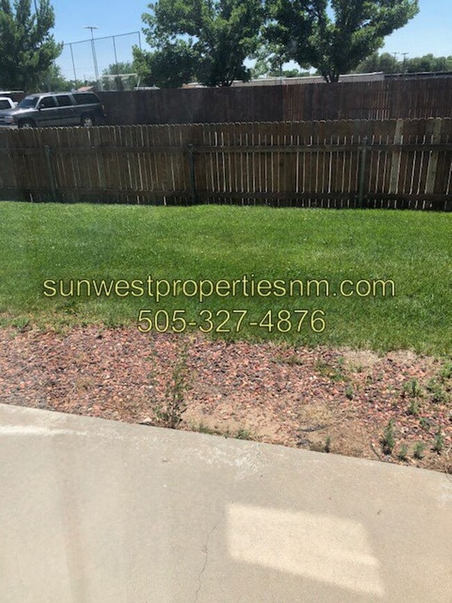 Building Photo - 2 Bedroom, 1.5 Bathroom with Garage