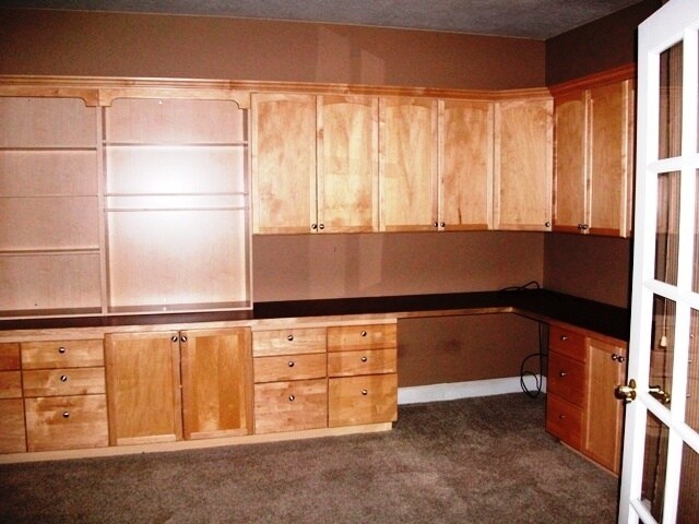 Building Photo - 4 Bedroom Home w/ Office $750 First momth