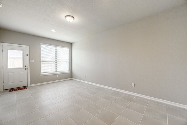 Building Photo - 15027 Red Dam Trl