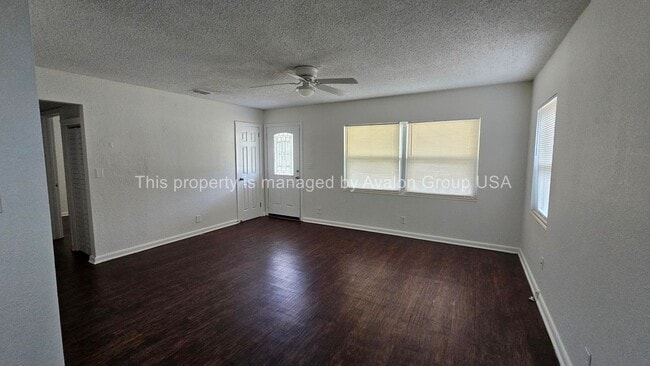 Building Photo - 3018 Donna Dr