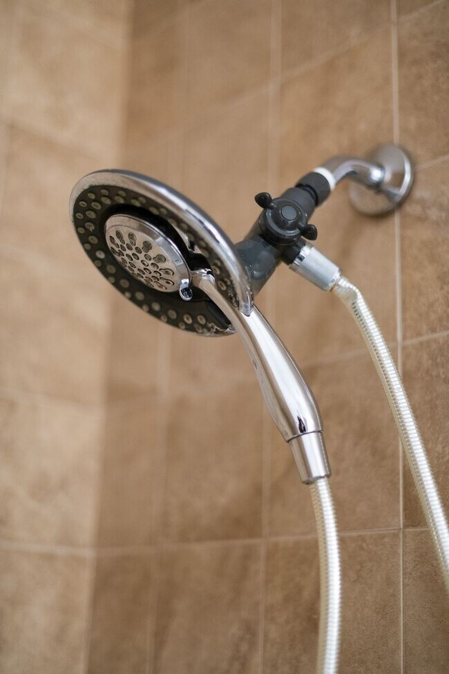 Building Photo - 3 bedroom / 2 bathroom Duplex for rent in Hobart