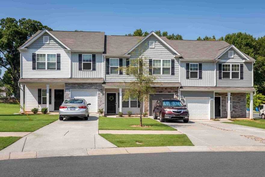 Primary Photo - The Grove Residences