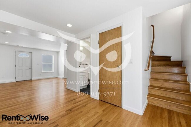 Building Photo - 190 Forest Knolls Dr