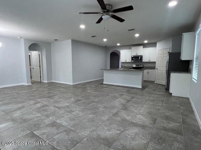 Building Photo - 900 Old Country Rd S E