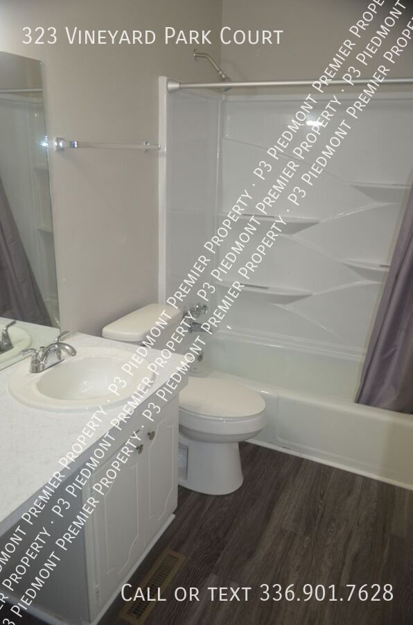 Building Photo - 323 Vineyard Park Ct