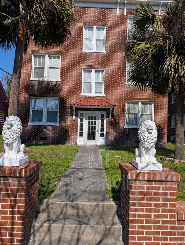 Primary Photo - 2623 College St