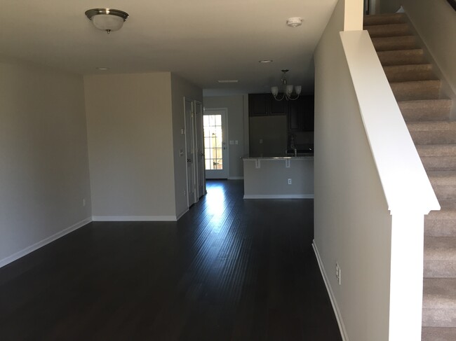 Living room - 1816 Riverbirch Lane