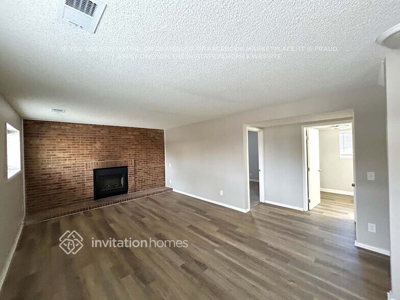 Building Photo - 4445 E 93rd Dr