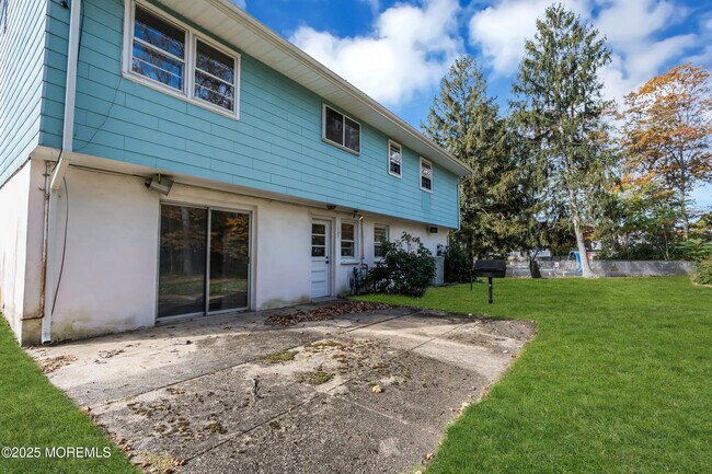 Building Photo - 16 Burdge Dr