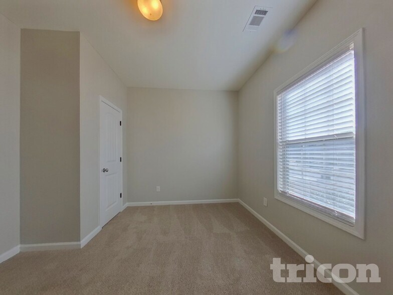 Building Photo - 110 Andrews Ct