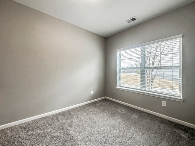 Building Photo - 1056 Bayrose Cir