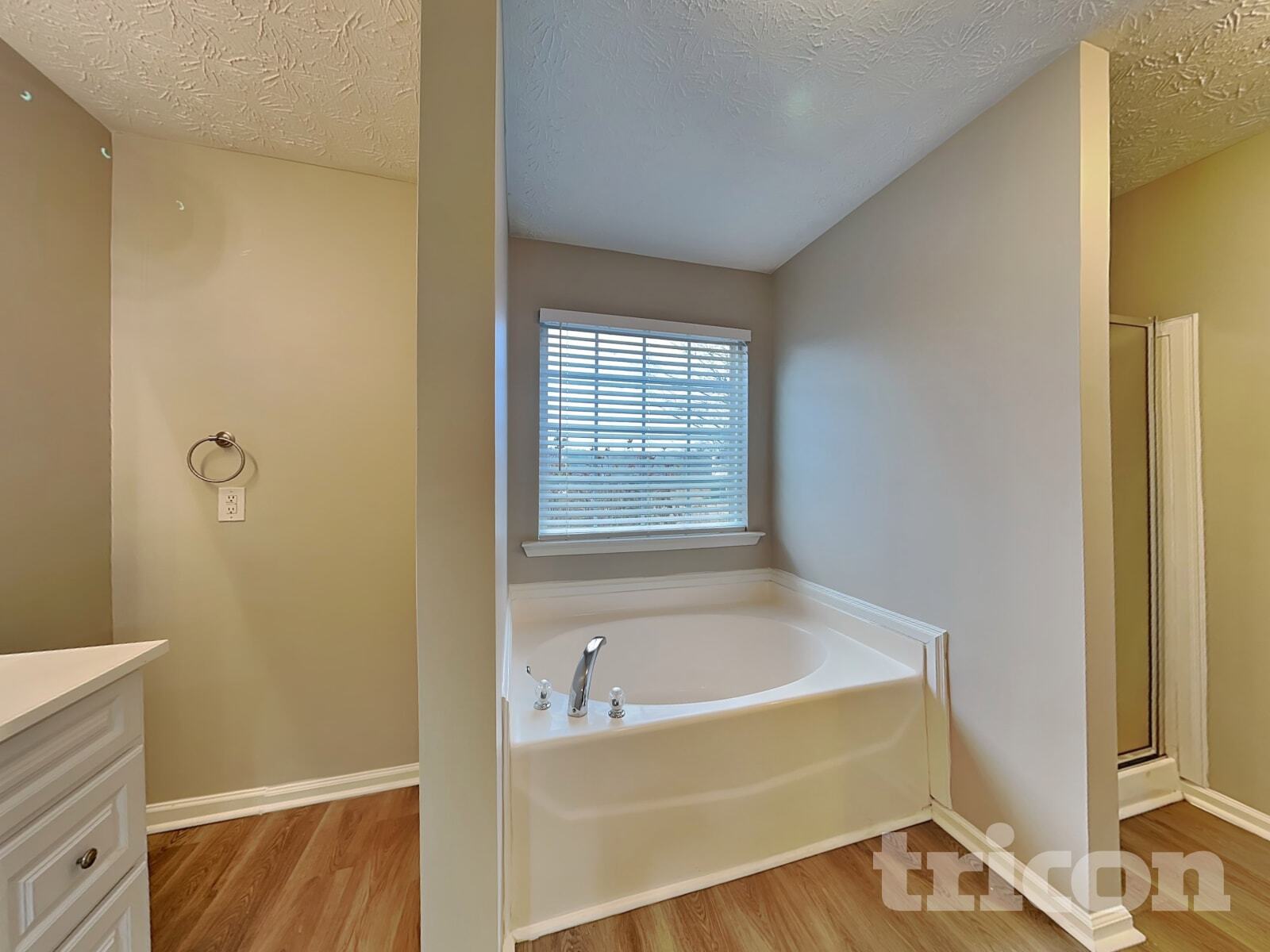 Building Photo - 1049 Octavia Ct