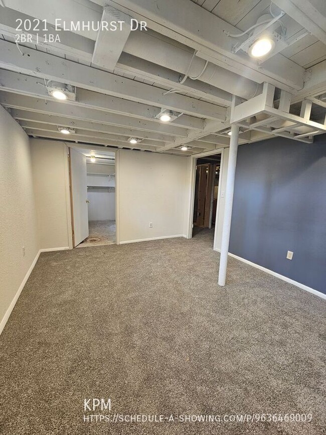 Building Photo - 2021 Elmhurst Dr