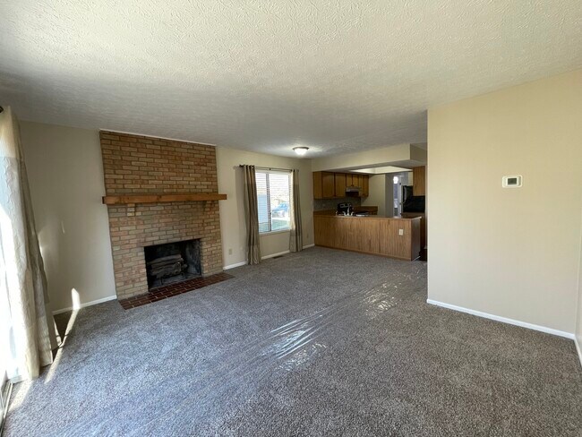 Building Photo - 2618 Cedar Lake Dr