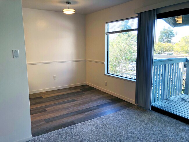 Dining area and deck - 1925 46th Ave