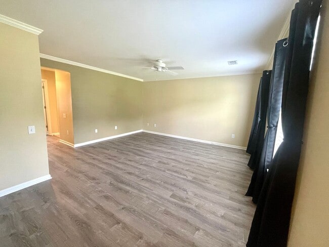 Building Photo - 3 Bedroom, 2 Bath Townhome in Park West of...