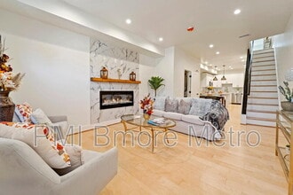 Building Photo - 2329 E Madison St