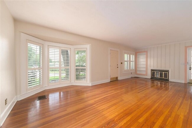Building Photo - 1621 Sunnyside Dr