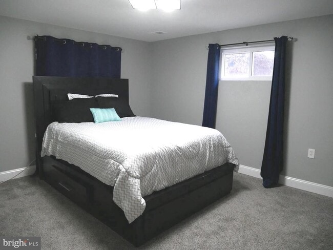 Building Photo - 1805 Arcola Ave