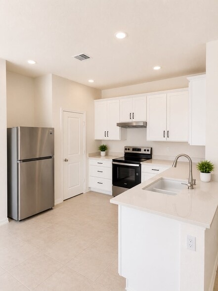 Building Photo - 2728 Plover St